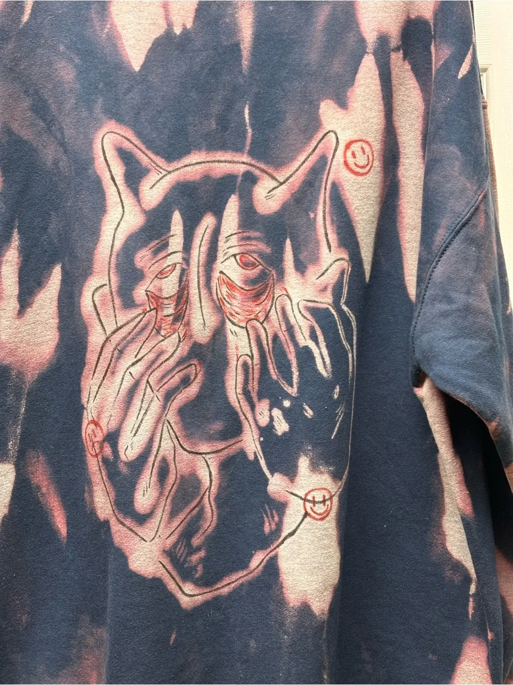 Fruit of the Loom Men’s XL Navy Pink Bleach Dye Graphic Sweatshirt